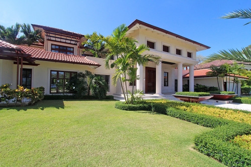 #2 Spectacular 7-Bedroom Mansion for Sale in Sea Horse Ranch – Luxury Living in the Dominican Republic