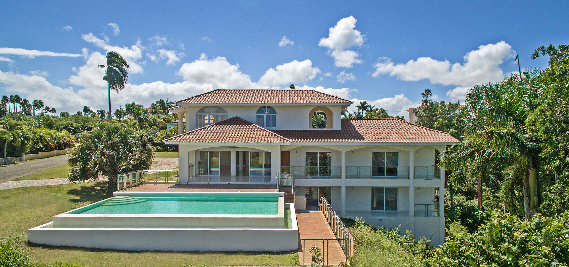Luxurious 7-Bedroom  in the Dominican Republic