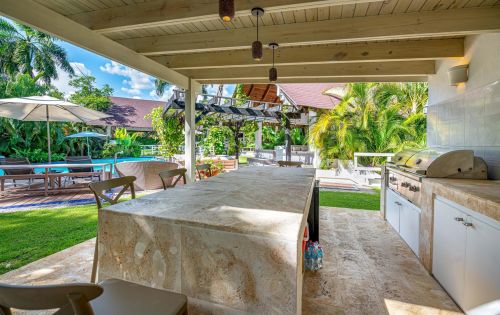 #1 Elegant 10-Bedroom Villa for Sale in Casa de Campo, La Romana – Timeless Caribbean Sophistication