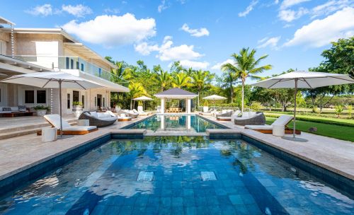 #3 Exquisite 8-Bedroom Mansion for Sale in Casa de Campo, La Romana – A Masterpiece of Luxury and Design